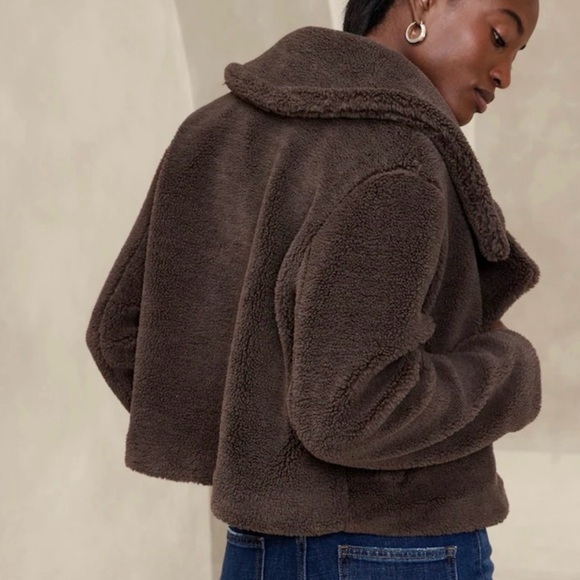 Banana Republic Jackets & Blazers - Banana Republic Brown plush fleece Jacket in size Large petite